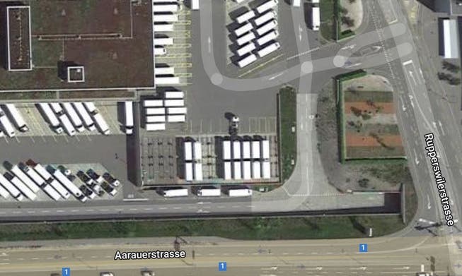 Der Umschlagplatz Süd-West (Bildmitte) soll von drei Seiten, zur Aarauerstrasse hin, mit einer Lärmschutzwand ausgestattet werden.