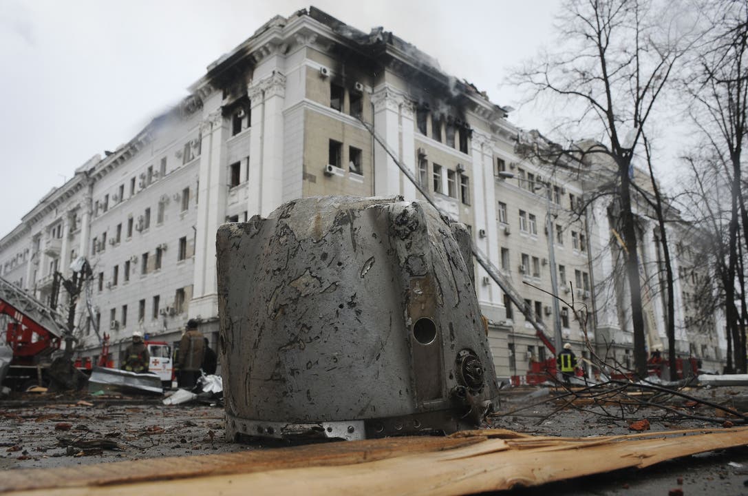 Nach dem Raketenangriff auf das Polizeigebäude in Charkiw.