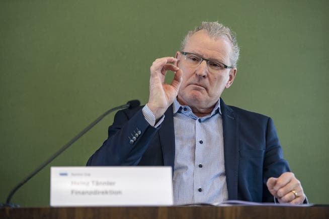 Der Zuger Finanzdirektor Heinz Tännler nimmt am Freitag mit drei weiteren Regierungsmitgliedern Stellung zu Auswirkungen des Ukraine-Kriegs.
