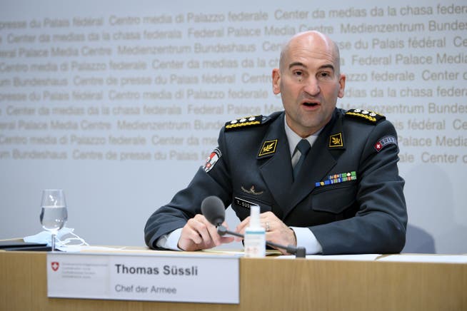 Armeechef Thomas Süssli ist erschüttert über die Geschehnisse in der Ukraine, rät der Schweizer Bevölkerung aber zu einer gewissen Gelassenheit. (Archivbild)