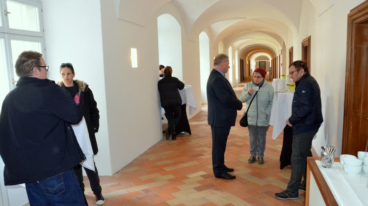 Die ersten Gäste treffen am Sonntagvormittag im Kloster Fischingen ein. (Bild: Christoph Heer)