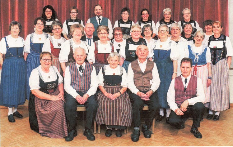 Der vollzählige Verein aus Schinznach-Dorf präsentierte 2017 seine schmucken Trachten.
