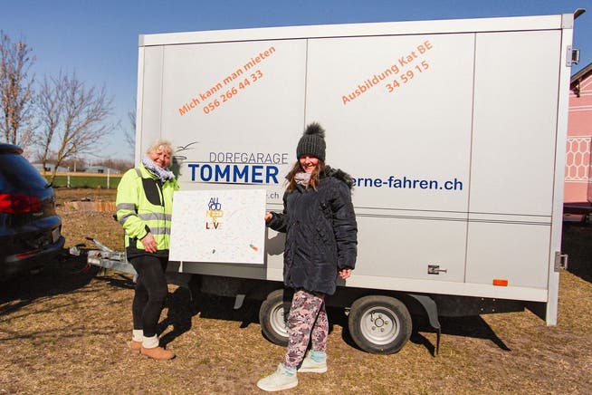 Nadine Weber mit ihrer Mutter Annelies Tommer in Kisvara. Von hier aus werden die Hilfsgüter an die Grenze und in die Ukraine gebracht.