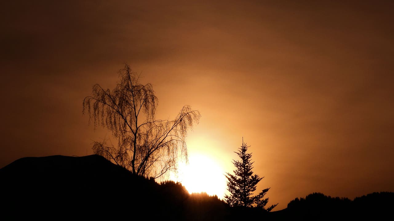 Sonnenuntergang am Buochserhorn am Montagabend.