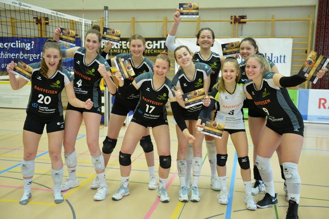 Die U23-Juniorinnen von Raiffeisen Volley Toggenburg freuen sich über den Gewinn des «Golden Tickets» und die Qualifikation für das Finalturnier.