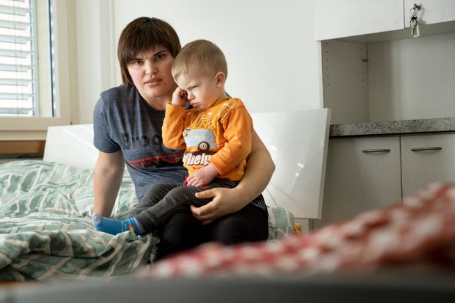 Diese ukrainische Mutter ist mit ihrem Sohn geflüchtet und hat im Stefanshaus in Kreuzlingen Obdach gefunden.