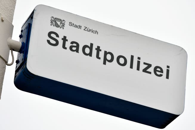 Die Stadtpolizei Zürich soll in Zukunft bei Personenkontrollen Quittungen abgeben.