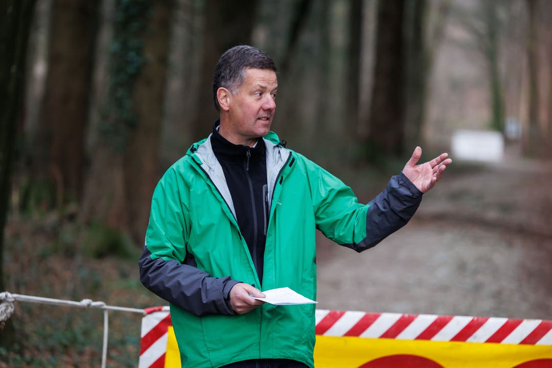 Waldbesuch organisiert von Pro Holz Solothurn: Matthias Wälti, Vertreter der Bauherrschaft 