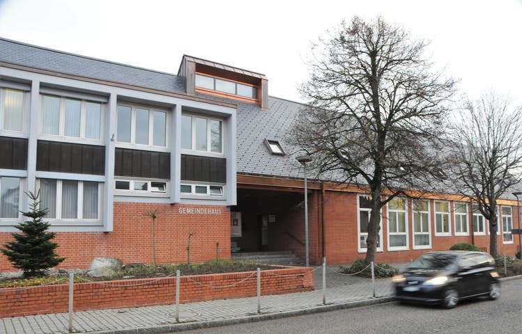 Das Gemeindehaus in Würenlos mit saniertem Dach. Umstritten ist der Umfang von weiteren Umbau- und Sanierungsmassnahmen. 
