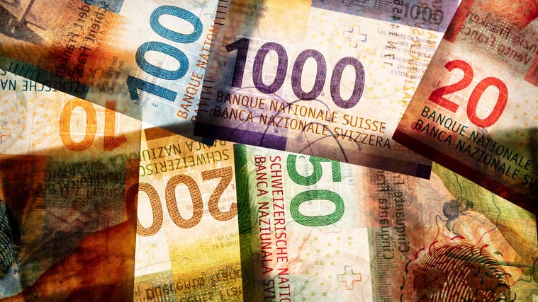 Schweizer Banknoten: Der Grenchner Finanzüberschuss entstand aus buchhalterischen Aktionen und nicht aus Geldzahlungen. (Gaetan Bally / Keystone)
