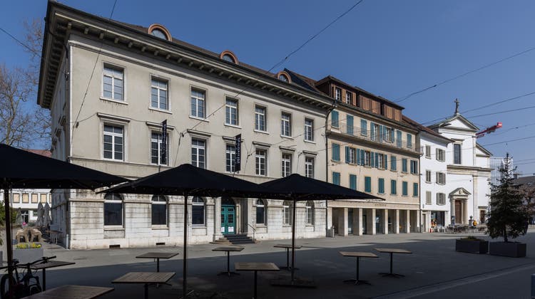 Das 120-jährige Kunstmuseum bleibt Olten erhalten (im Bild alte Fotos der Kirchgasse mit Museen). (Bruno Kissling)