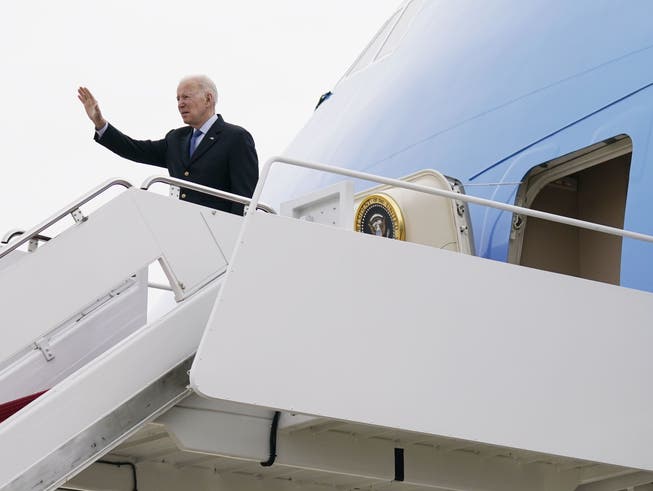 Auf gehts! Joe Biden am Mittwoch beim Besteigen der Präsidentenmaschine Air Force One auf einem Flughafen bei Washington.