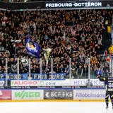 Die Fans von Fribourg-Gottéron möchten endlich im letzten Spiel einer Meisterschaft jubeln. (Marc Schumacher/Freshfocus)