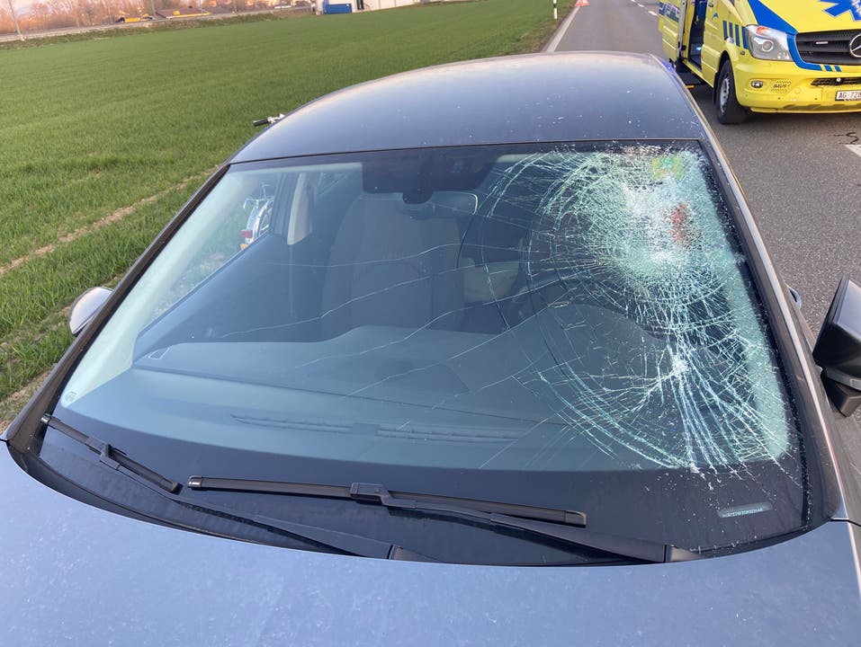 Muri, 27. März: Ein Mofafahrer kollidiert mit einem Auto.