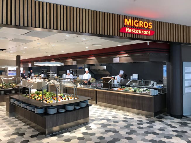 Das Restaurant der Migros in der Mall of Switzerland.
