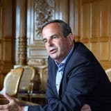 «Wirtschaftlich könnten schwere Zeiten zukommen auf die Menschen in der Schweiz», sagt Mitte-Präsident Gerhard Pfister. Er erwartet, dass sich der Bundesrat darauf vorbereitet. (Annette Boutellier)