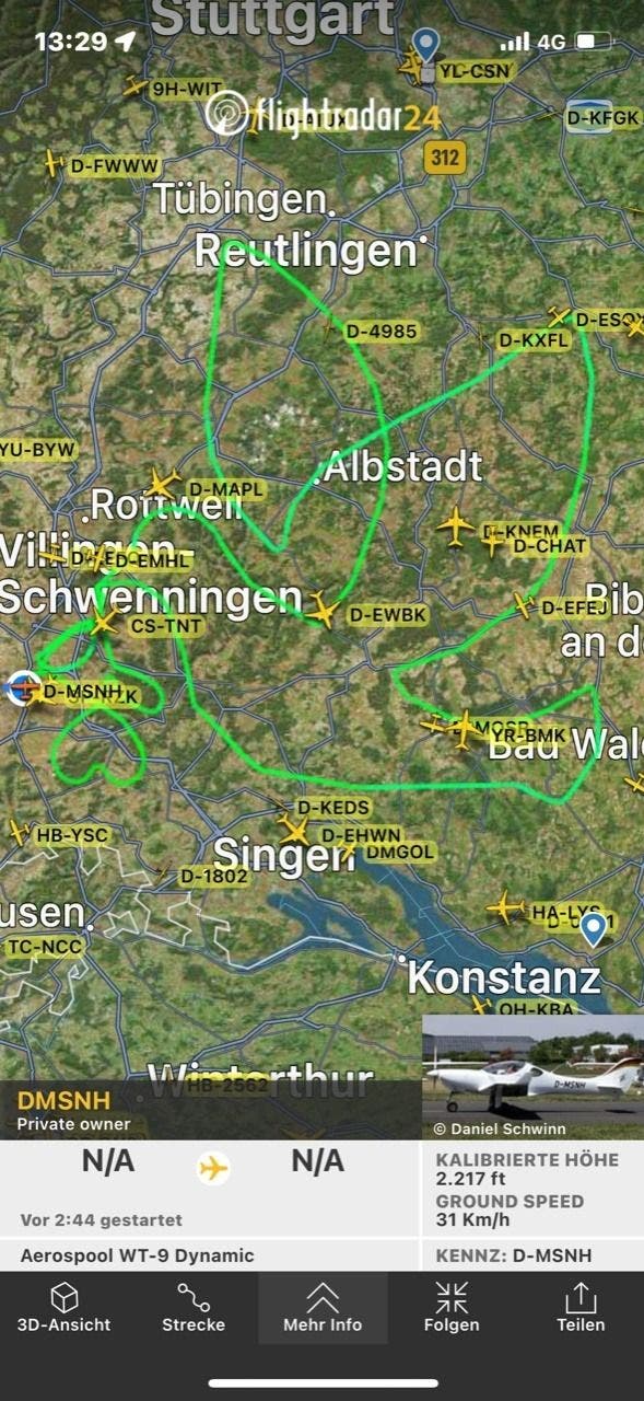 Am Himmel unsichtbar, kann man auf Flightradar 24, einem Flugradar zur Flugverfolgung im Internet, die Friedenstaube von Horst Jülke und Susi Treu bewundern. 