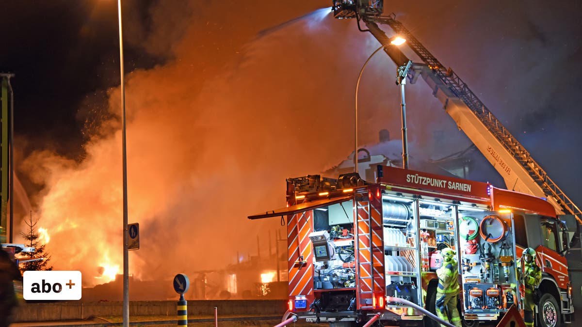 Bildstrecke: Brand bei Obwaldner Firma Schmid Parkett AG