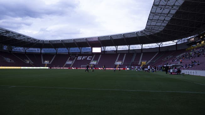 Stromausfall: Die Fussballspieler von Sion und Servette Genf mussten am 3. August 2020 unverrichteter Dinge vom Platz.
