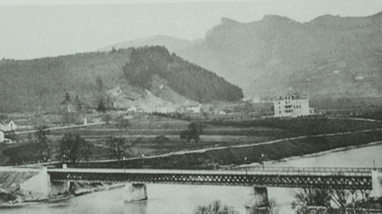 Kantonsspital Olten zu seinen Anfangszeiten: Die Brücke im Vordergrund ist die Bahnhofbrücke. (zvg)