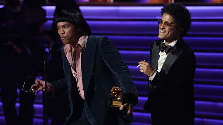Freudentränen und Zigarette auf der Bühne: Die Highlights der Grammys 2022