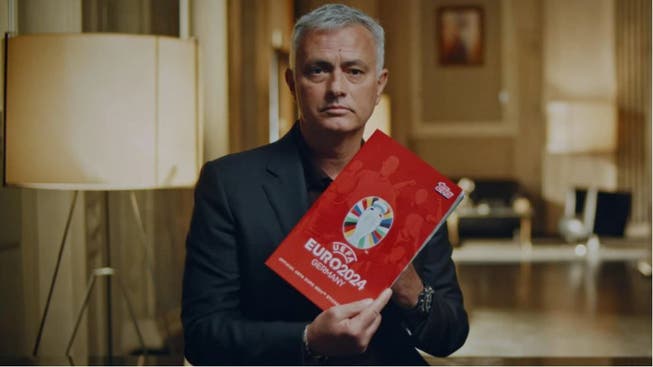 José Mourinho präsentiert das Topps-Album für die EM 2024.