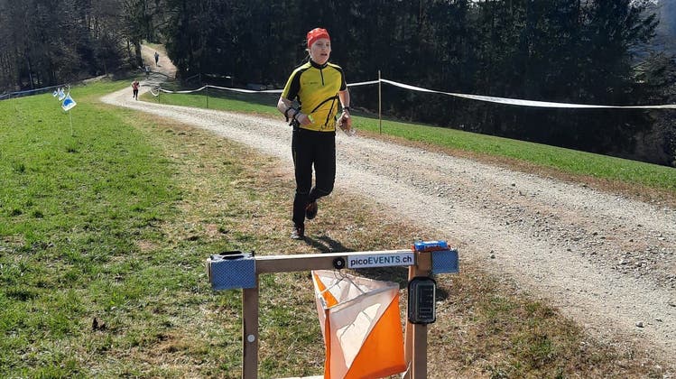 Chantal Nietslispach bei ihrem Zieleinlauf über die Langdistanz. (Bild: Renata Gisler (Pfäffikon ZH, 27. März 2022))