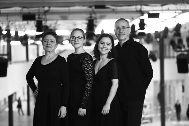 Wendy Champney, Agata Lazarczyk, Chiara Enderle Samatanga und Matthias Enderle bilden das Carmina-Quartett.