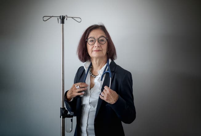 Yvonne Gilli, FMH-Präsidentin und St. Galler Grünen-Nationalrätin, kritisiert den Bundesrat scharf nach der Rückweisung des neuen Ärztetarifs Tardoc.