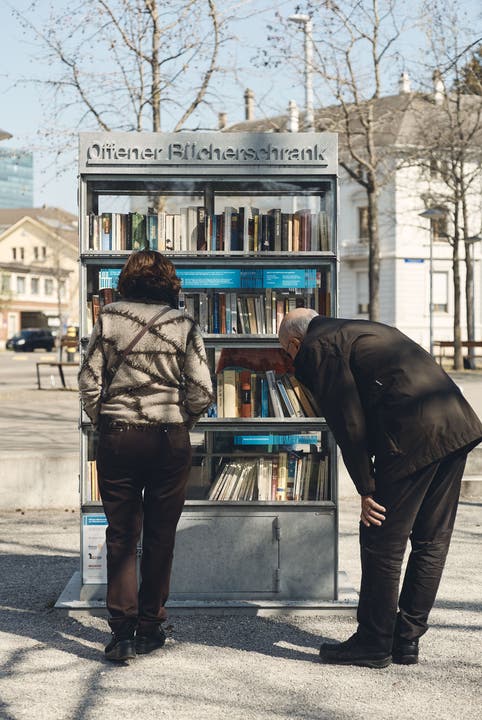 Bücherschrank am Wettsteinplatz.