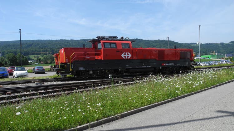 Diese neuere Rangier- und Streckenlokomotive – die Aem 940 – hat neben dem Dieselmotor auch einen elektrischen Antrieb. Die SBB preisen sie als «Elefant auf vier Achsen» an. (Zvg / LTA)