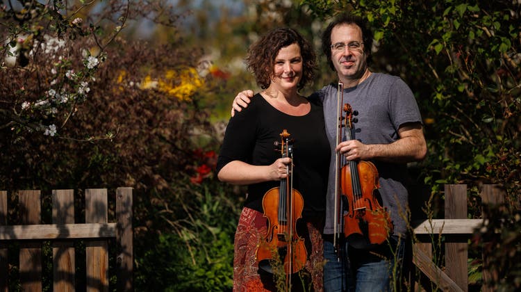 Die Geigerin Cordelia Hagmann und ihr Mann Jonathan Keren, ein israelischer Musiker, feiern sowohl die jüdischen als auch die christlichen Feste. (Hanspeter Bärtschi)