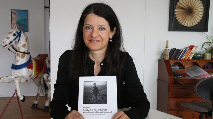Astrid Bieri leistet mit ihrem Buch einen Beitrag zur Aufarbeitung des über 100 Jahre dauernden Verdingkinderwesens in der Schweiz. (Peter Schütz)