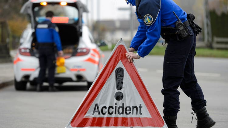 Die Kantonspolizei Waadt untersucht den Unfallhergang. (Symbolbild) (Keystone)