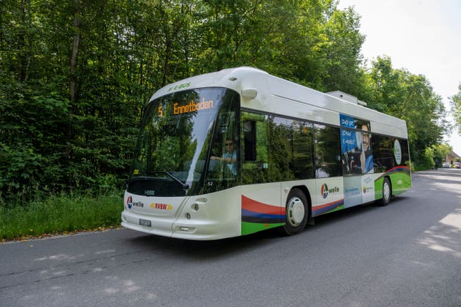 Der Fahrkomfort in Badener Bussen ist laut Umfrage gestiegen – besonders punkto Beinfreiheit und beim Raumklima. (Archivbild: 17. Juni 2021)