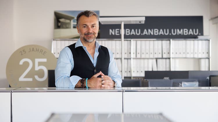 Corrado Palermo ist Geschäftsführer und kreativer Kopf von Unica Architekten in Biberist. Die AG feiert ihr 25-Jahre-Jubiläum. (Hanspeter Bärtschi)