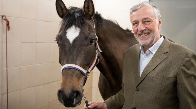 Nicht sein Ross, aber seine Leidenschaft: Christian Jaques, Reiterchef beim Sechseläuten und Pferdenarr. (Alex Spichale)
