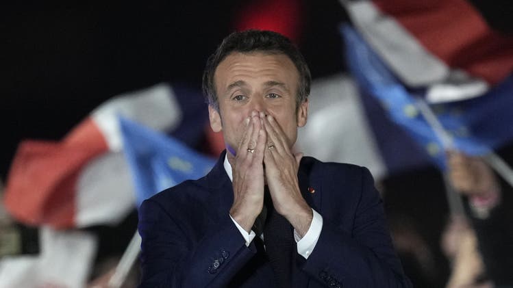 Er hats gepackt – und zwar deutlich: der alte und neue französische Präsident Emmanuel Macron.