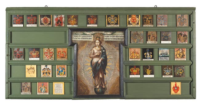 Wappentafel der Emaus-Bruderschaft von Baden im Kirchenschatzmuseum.