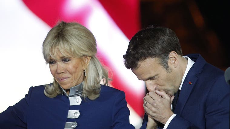 Brigitte und Emmanuel Macron am Wahlabend in Paris. (Bild: Keystone)