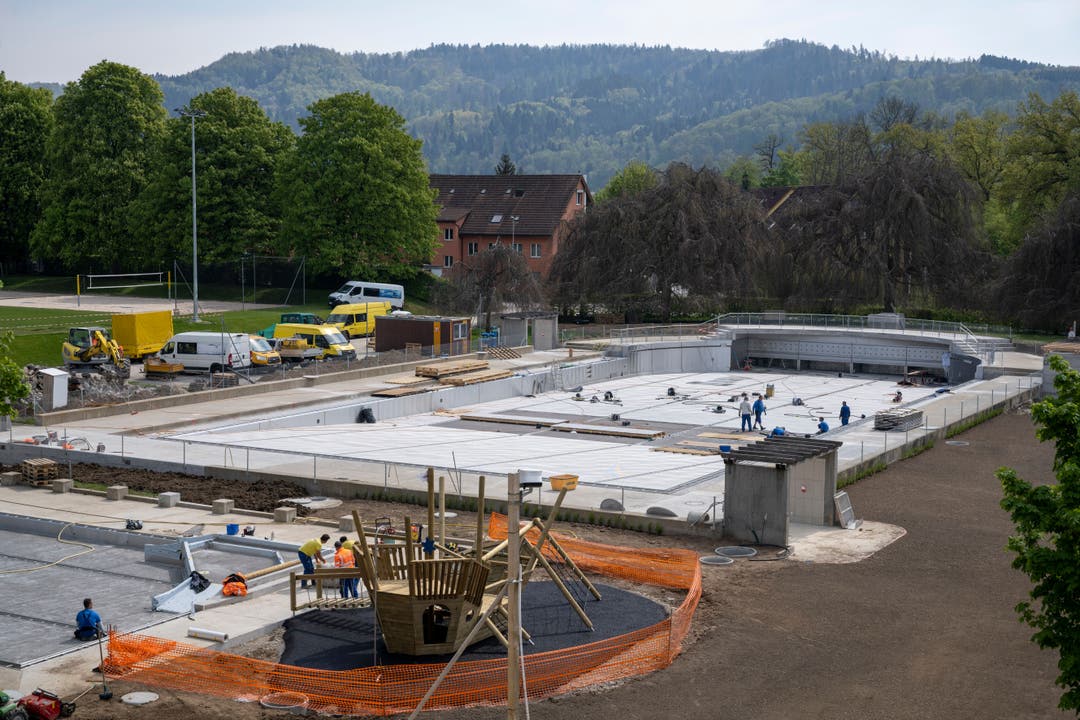 Das Badener Terrassenbad wird in der Winterpause renoviert; die Bauarbeiten haben sich etwas verzögert.