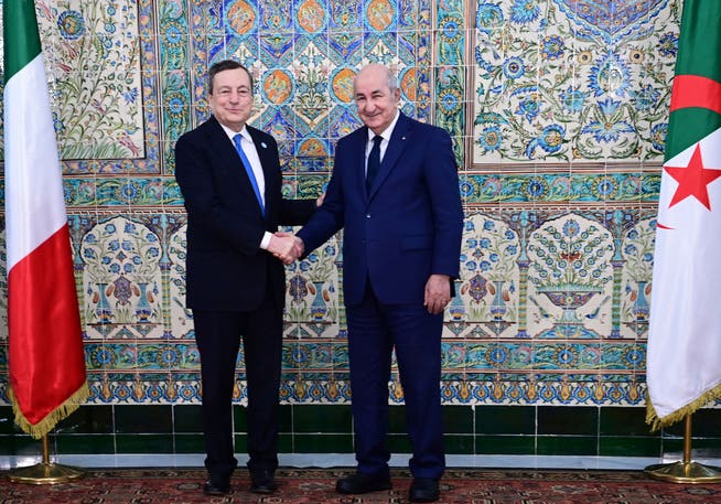 Mitte April empfing der algerische Präsident Abdelmadjid Tebboune Mario Draghi in Algiers. Beim Treffen ging es um algerische Gaslieferungen an Italien.