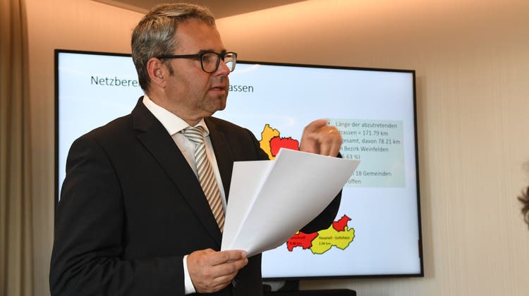 Thomas Weingart, Präsident der Regionalplanungsgruppe Mittelthurgau, spricht zu den Delegierten. (Bild: Georg Stelzner (Schönenberg, 21. April 2022))