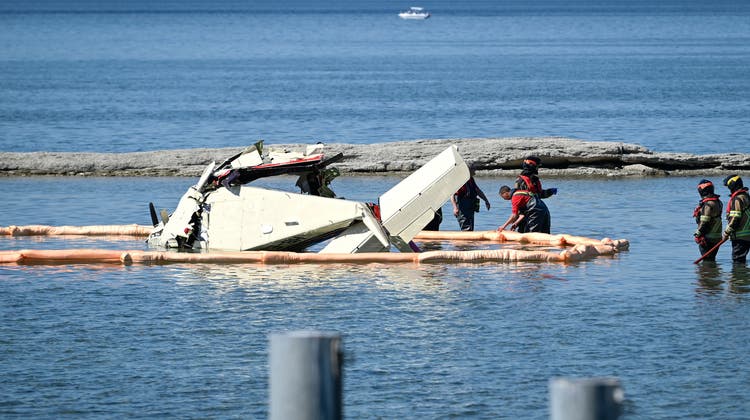 Im April stürzte ein Kleinflugzeug in der Staader Bucht ab. Der 72-jährige Pilot kam dabei ums Leben. (Bild: Ralph Ribi)