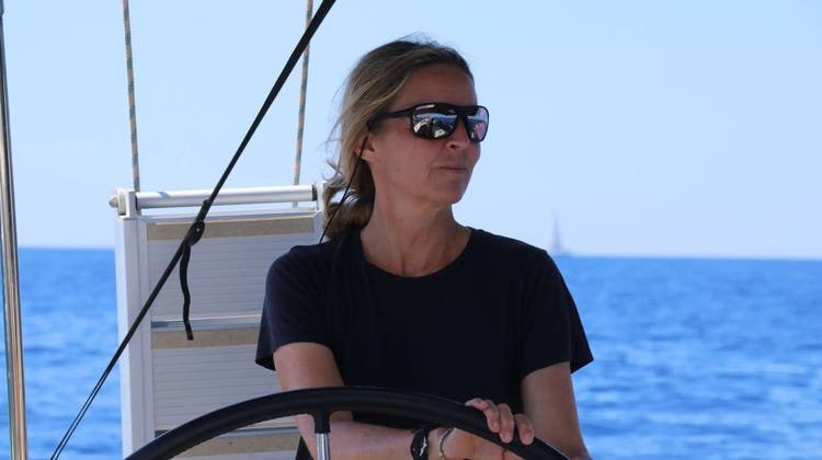 Silvia Frey ist KYMA-Geschäftsleiterin und Meeresschutzbiologin, hin und wieder steuert sie die Yacht auch selber. (ZT, zvg)