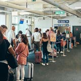 Geduld wird gefragt sein: Der Euroairport empfiehlt Passagieren eine frühzeitige Anreise an den Flughafen. (Roland Schmid)