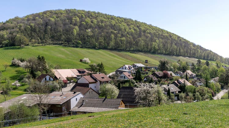 Mitten auf dem Land befindet sich die Gemeinde Mönthal mit rund 400 Einwohnerinnen und Einwohnern. Trotz der, verglichen mit anderen Aargauer Gemeinden, kleinen Bevölkerungszahl erwartet das Dorf viele Festivitäten. (Sandra Ardizzone)