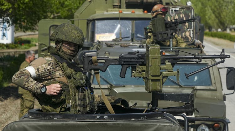 Russische Truppenverbände in der Nähe von Saporischschja, im Südosten der Ukraine. (Alexander Zemlianichenko / AP)