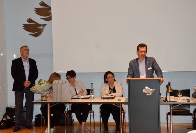 Antrittsbesuch: Der frisch gewählte Regierungsrat Dominik Diezi (rechts) stellt sich den Hinterthurgauer Gewerblern vor.