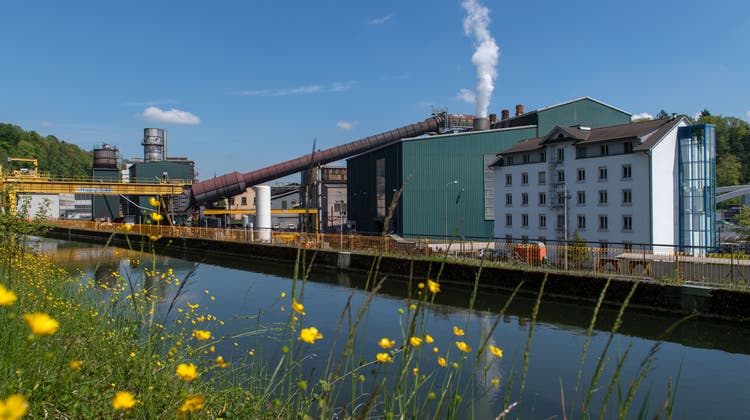 Blick auf das Stahlwerk der Swiss-Steel-Group in Emmenbrücke. (Bild: Eveline Beerkircher (2. 5. 2022))